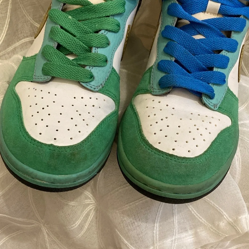 Nike Shoes - Picture 3 of 12